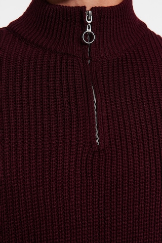Trendyol Sweter w kolorze czerwony