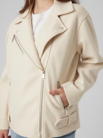 VERO MODA Between-Season Jacket 'PEMMY' in Beige