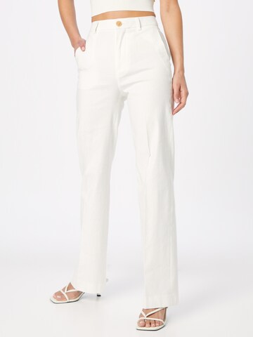 SCOTCH & SODA regular Παντελόνι με τσάκιση 'Edie' σε λευκό: μπροστά