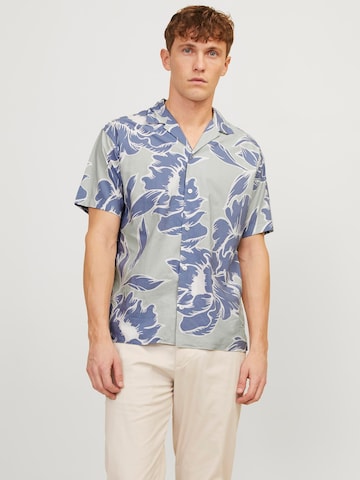 JACK & JONES Comfort Fit Skjorte 'Palma Resort' i grøn: forside