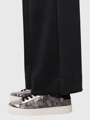 AllSaints - Zapatillas deportivas bajas 'SHANA MET' en plata
