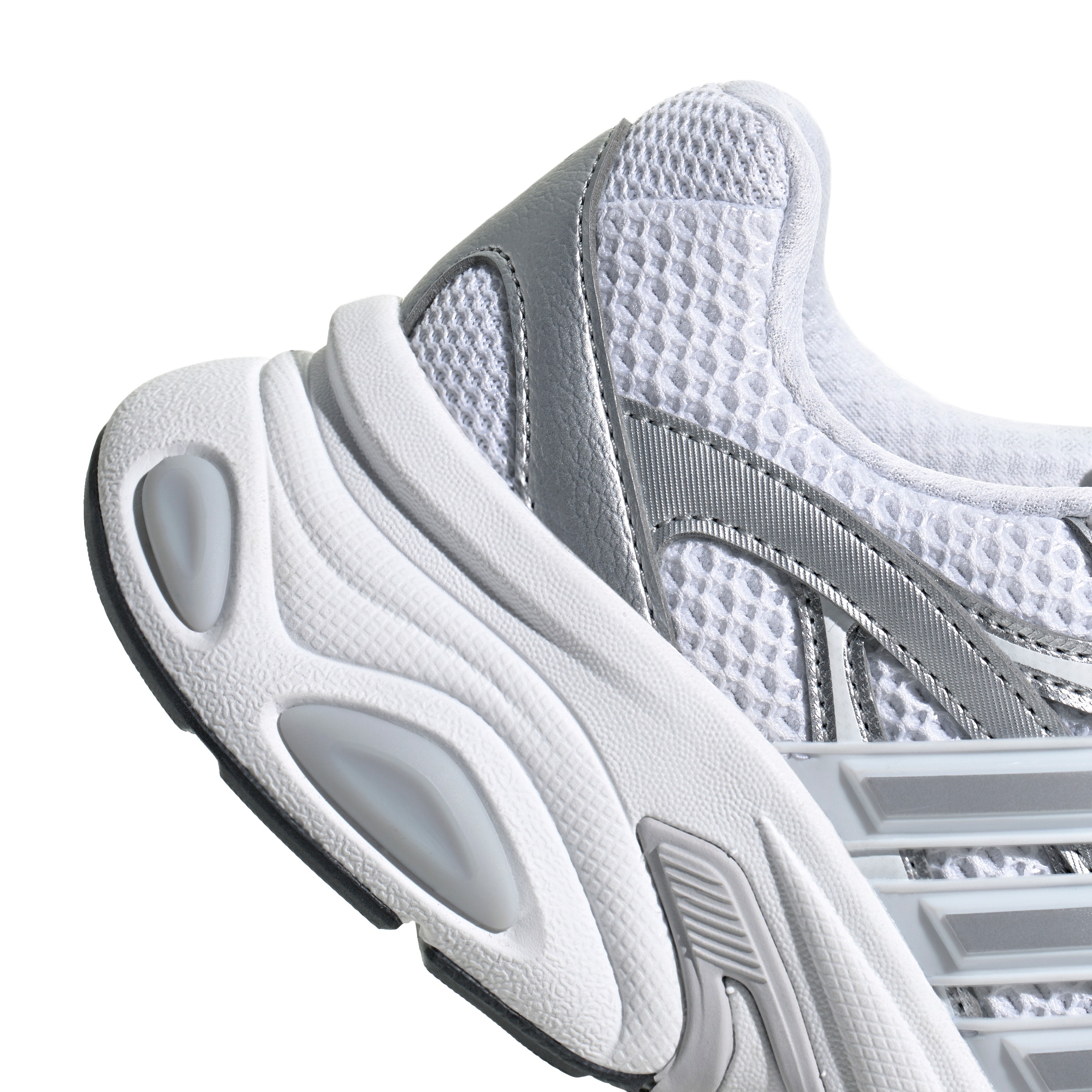 Baskets basses 'MEGAFLOW' ADIDAS SPORTSWEAR en blanc