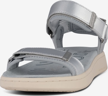Sandales WODEN en argent : devant