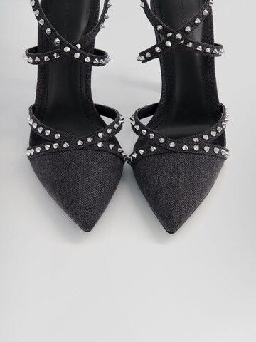 Bershka Pumps in Black