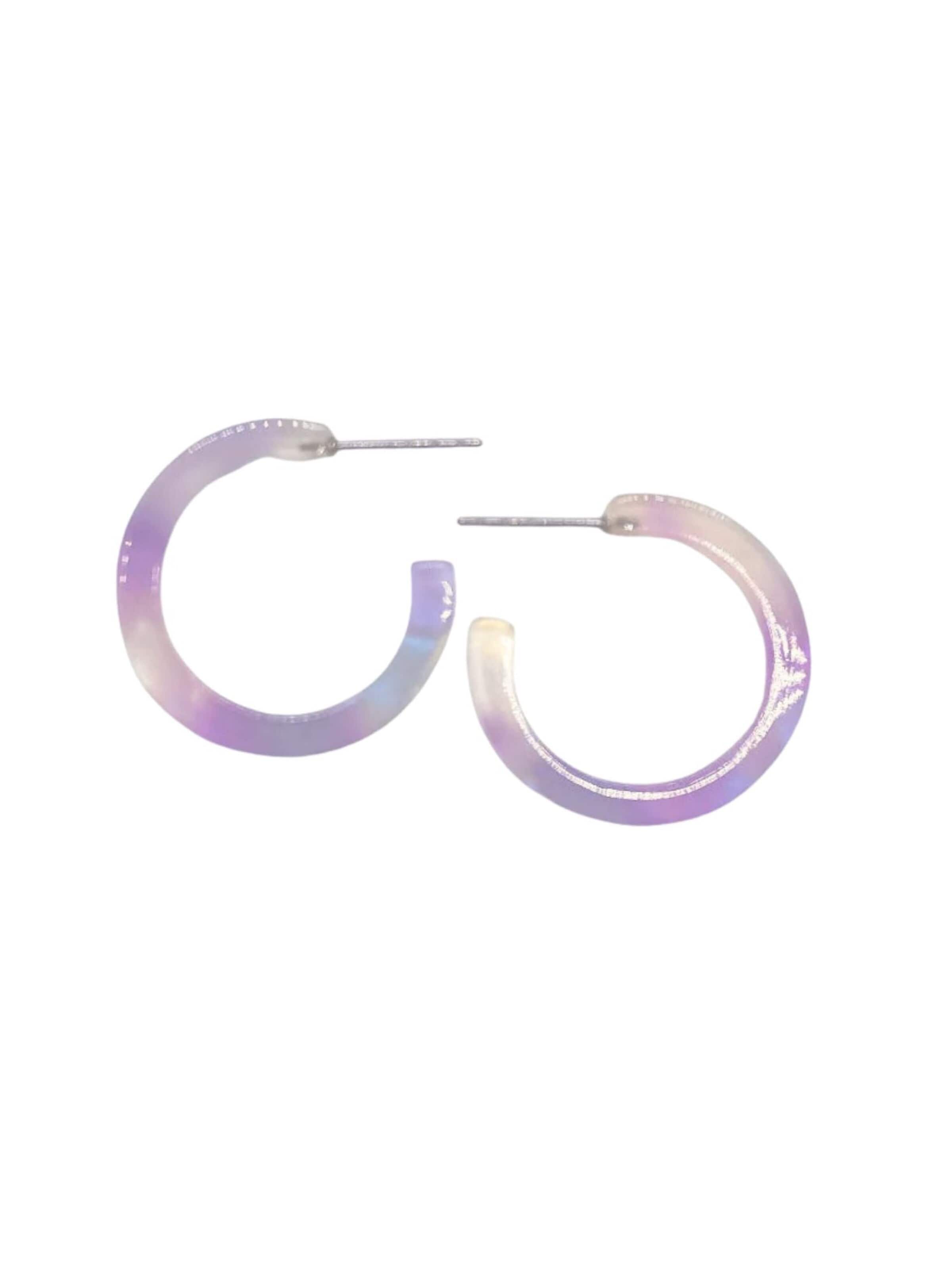 Fräulein Wunder Earrings 'Acetat Anni' in Purple: front