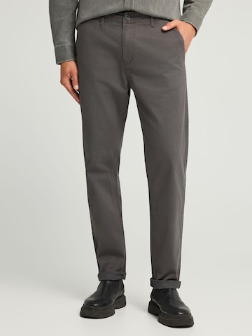regular Pantaloni chino di Funky Buddha in grigio: frontale