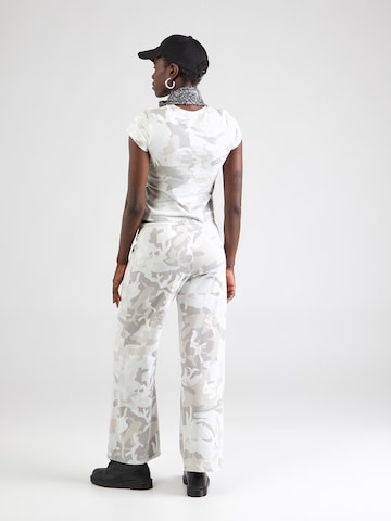 WEEKDAY - Pierna ancha Pantalón en blanco