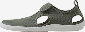 Chaussures ouvertes Reima en vert : devant