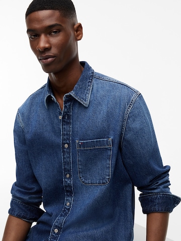 Coupe regular Chemise Tommy Jeans en bleu