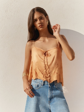 Haut Bhoem en orange : devant