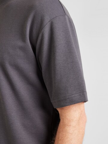Maglietta di SELECTED HOMME in grigio