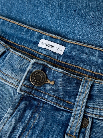 TWO SOON - Tapered Vaquero en azul