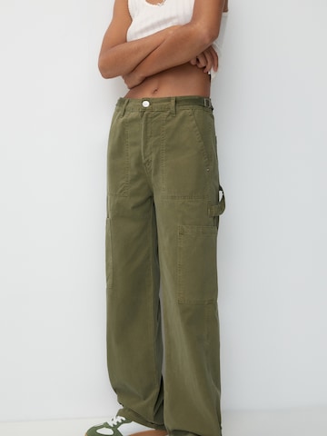 Pull&Bear Regular Jeans in Groen: voorkant