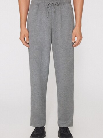 Tezenis Regular Pants in Grey: front