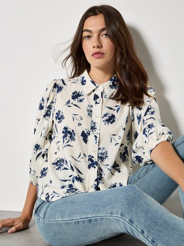 Apricot Blouse in Beige