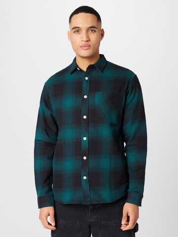 Redefined Rebel - Ajuste regular Camisa 'Marcel' en verde: frente