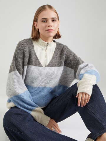 VERO MODA Trui 'VMDEsma' in Grijs: voorkant