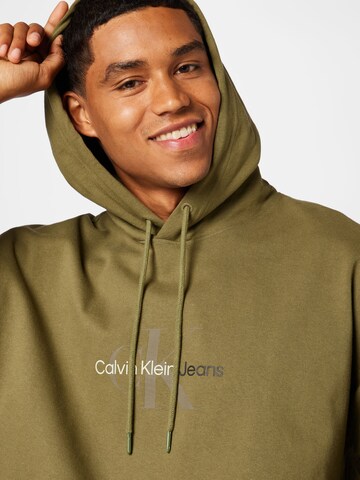Calvin Klein Jeans Sweatshirt in Grün