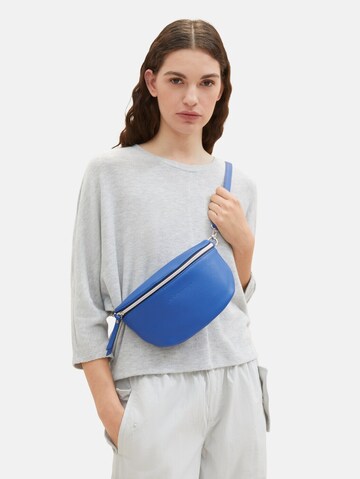 TOM TAILOR DENIM Gürteltasche 'Rosie' in Blau: Vorderseite