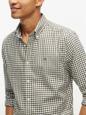 TOMMY HILFIGER Regular Fit Paita värissä vihreä