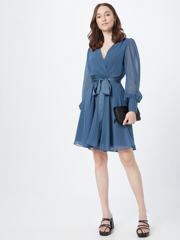 Robe de cocktail SWING en bleu