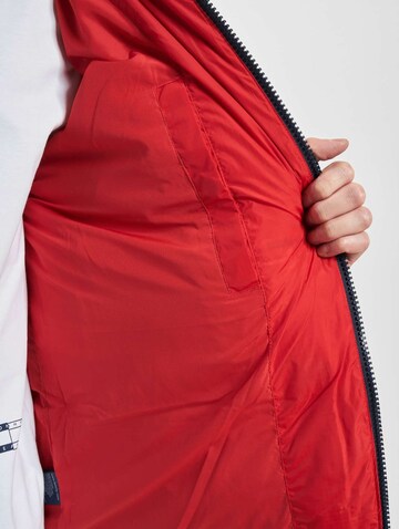 Tommy Jeans Winterjas 'Alaska' in Rood