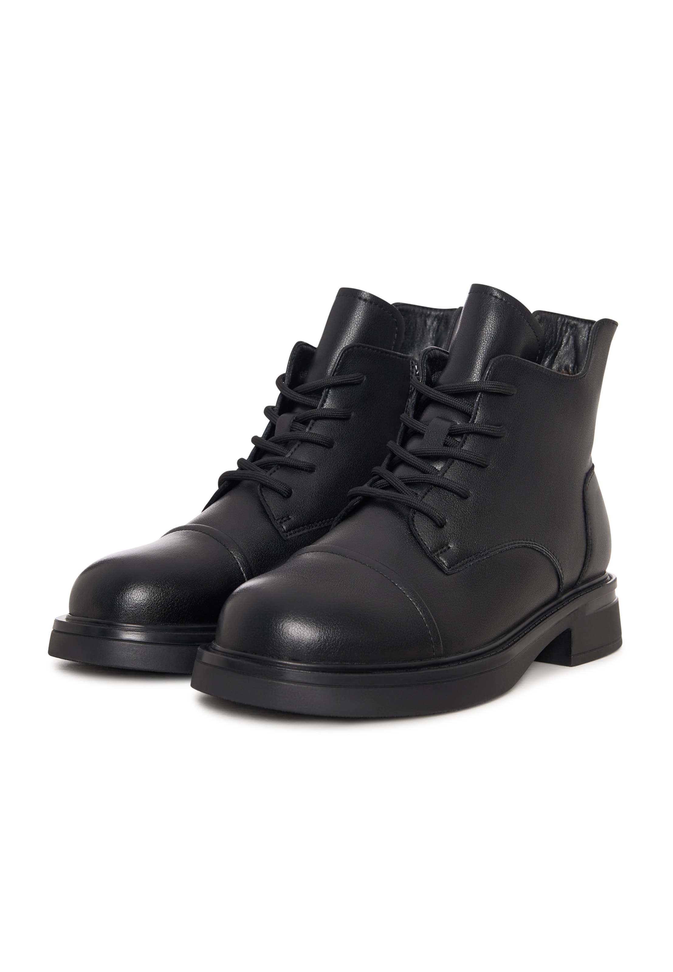 CESARE GASPARI Lace-up bootie in Black