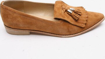 Stuart Weitzman Flats & Loafers in 41 in Brown: front