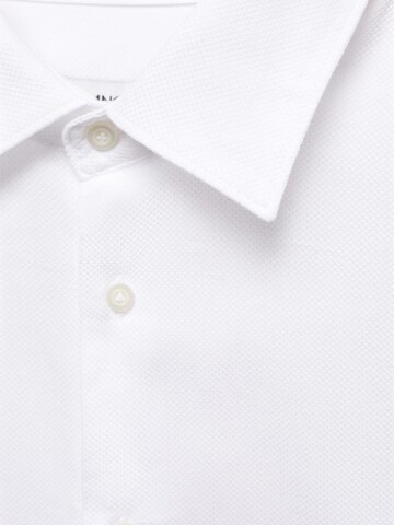 Coupe regular Chemise 'Arthur' MANGO MAN en blanc