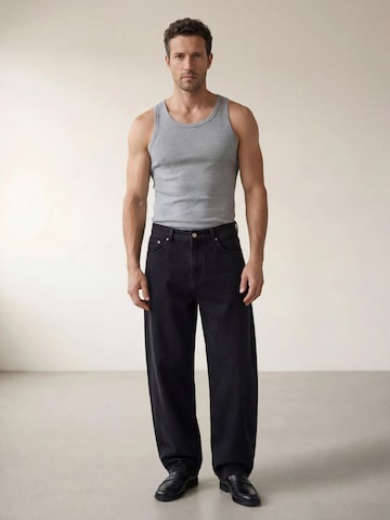 Maglietta 'The Peter Muscle-Fit Ribbed Tanktop - Light Grey Melange' di ARMIE in grigio