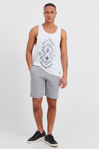 !Solid Regular Sweatshorts 'Nafko' in Grau