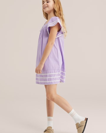 Abito di WE Fashion in lilla