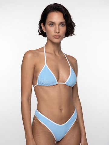 Flavia Valentini Triangel Bikini 'Bikini Triangolo Contrast Sky Blue & White' in Blauw: voorkant