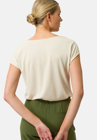 zero Shirt mit Wasserfallausschnitt in Beige