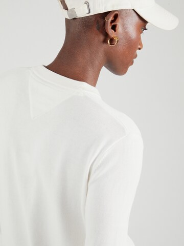 Tommy Jeans Sweater 'ESSENTIAL' in White
