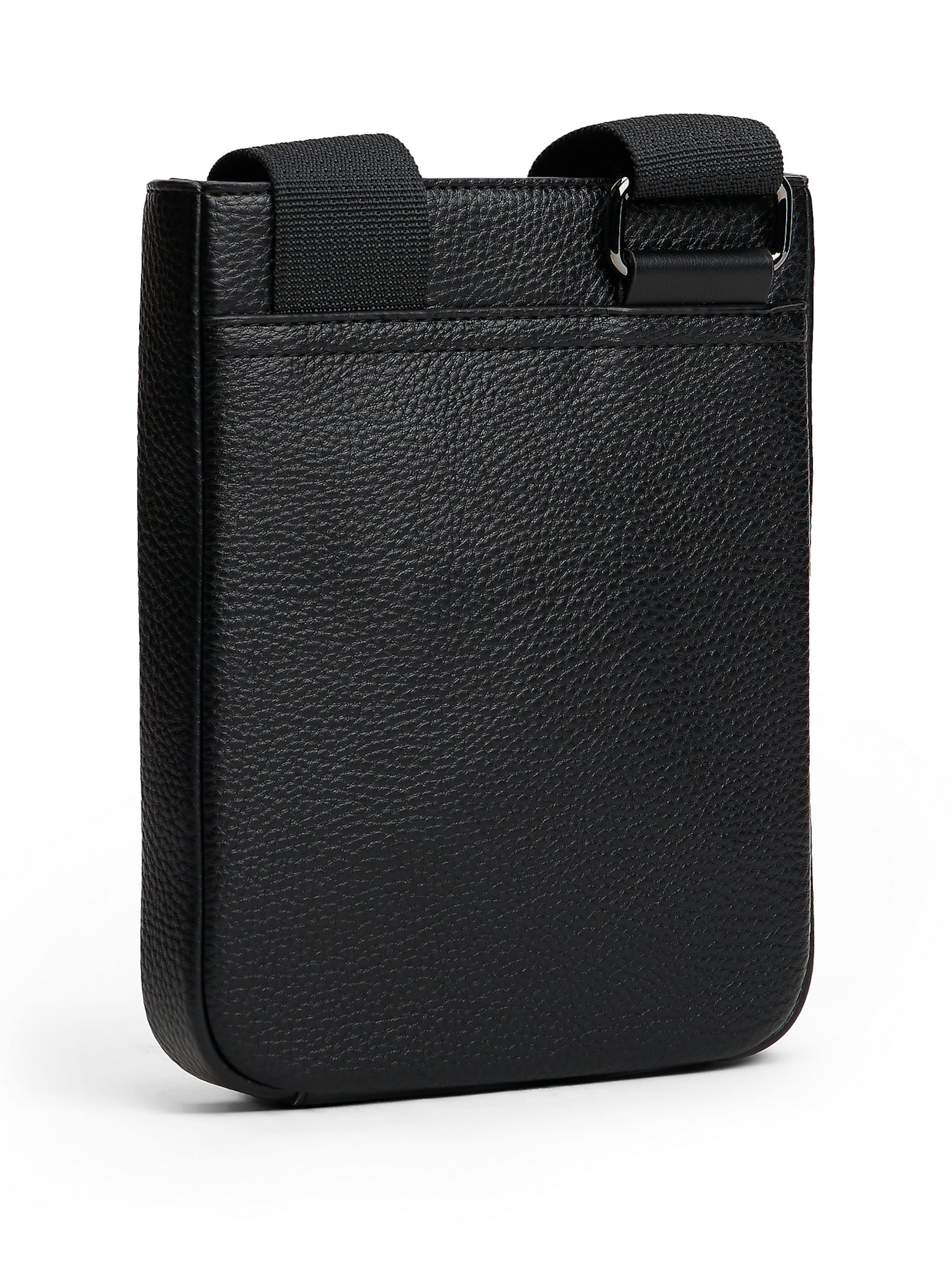 TOMMY HILFIGER Τσάντα ώμου σε μαύρο