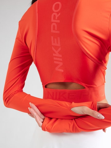 NIKE Функциональная футболка в Красный
