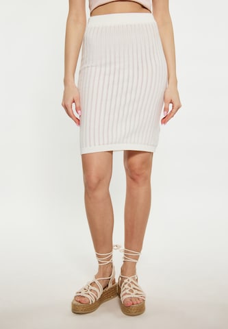 IZIA Skirt in White: front