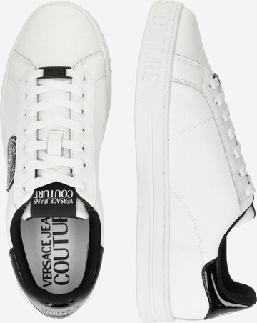 Sneaker bassa 'COURT88' di Versace Jeans Couture in bianco