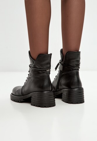 Bottines à lacets CESARE GASPARI en noir