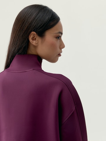 Born Sportief sweatshirt ' Thashi ' in Lila