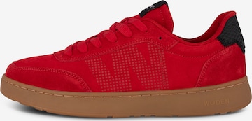 Baskets basses 'Toke' WODEN en rouge : devant