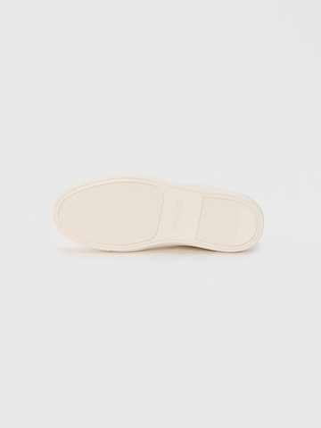 Sneaker low 'Morrie' de la HUGO pe alb