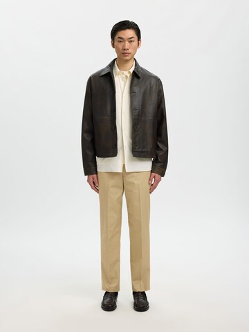 SELECTED - regular Pantalón de pinzas en beige