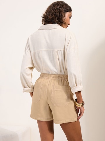 Friends Like These Regular Shorts in Beige