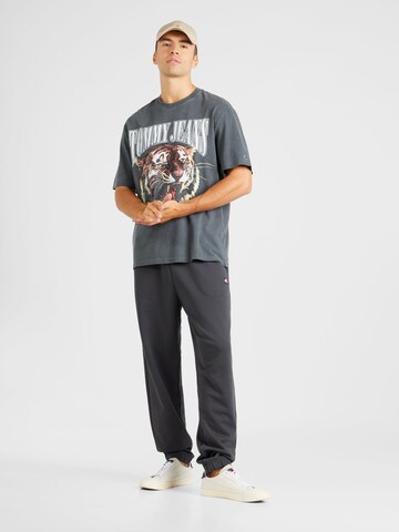 Tommy Jeans T-shirt 'Tiger' i grå
