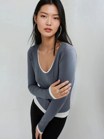 Busem Blouse in Grijs