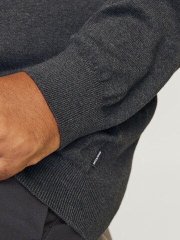 Jack & Jones Plus Pullover i grå