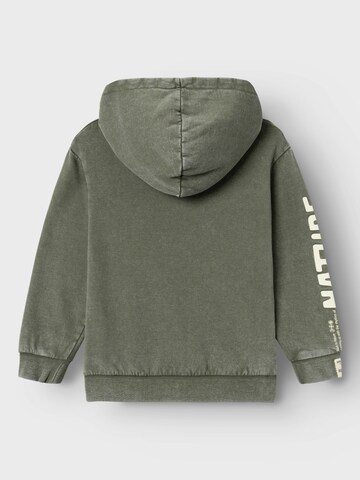 Sweat 'NKMOSIVAS' NAME IT en vert