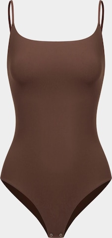Body modellante 'Cami Bodysuit mit String' di cfab (formerly creamy fabrics) in marrone: frontale